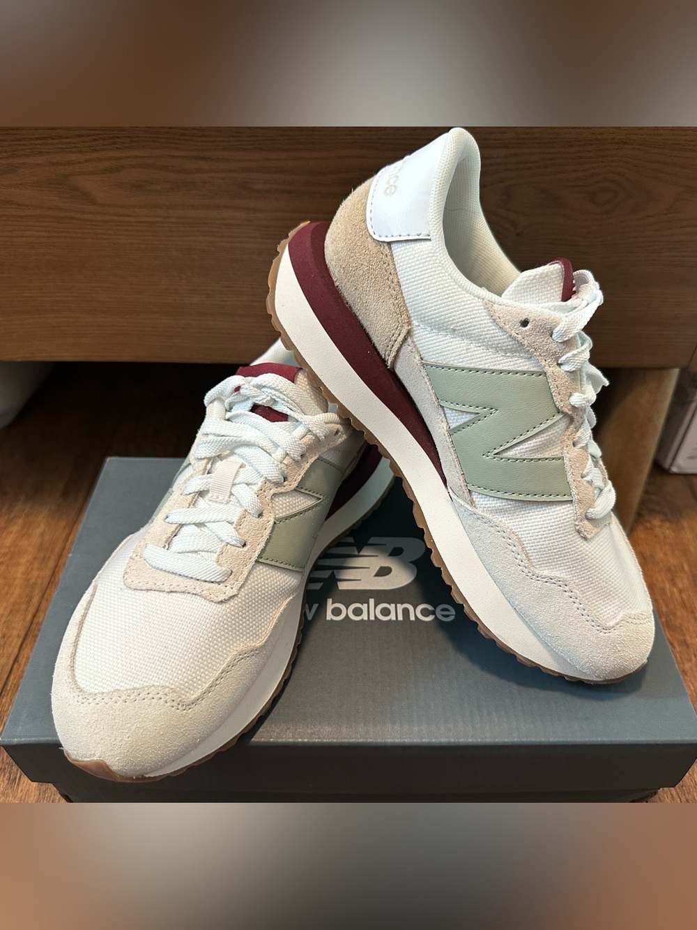 New Balance 237 Women’s Size 6.5 White Green Burgundy WS237GM